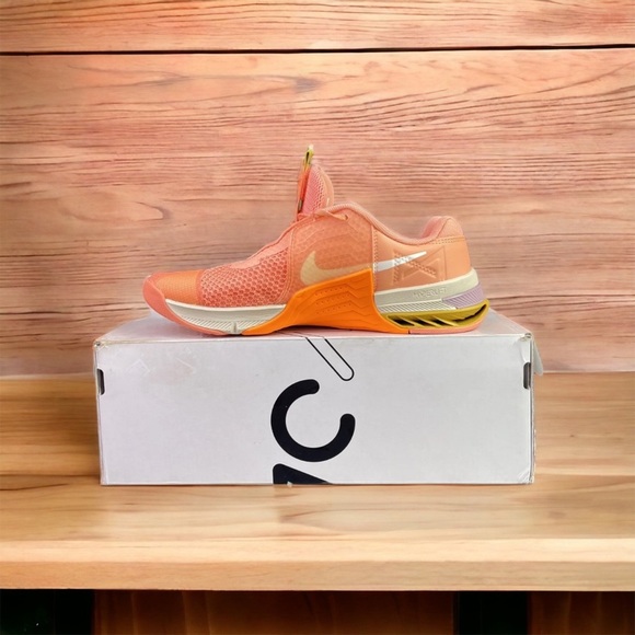 Nike women’s metcon size 10 - Picture 4 of 4